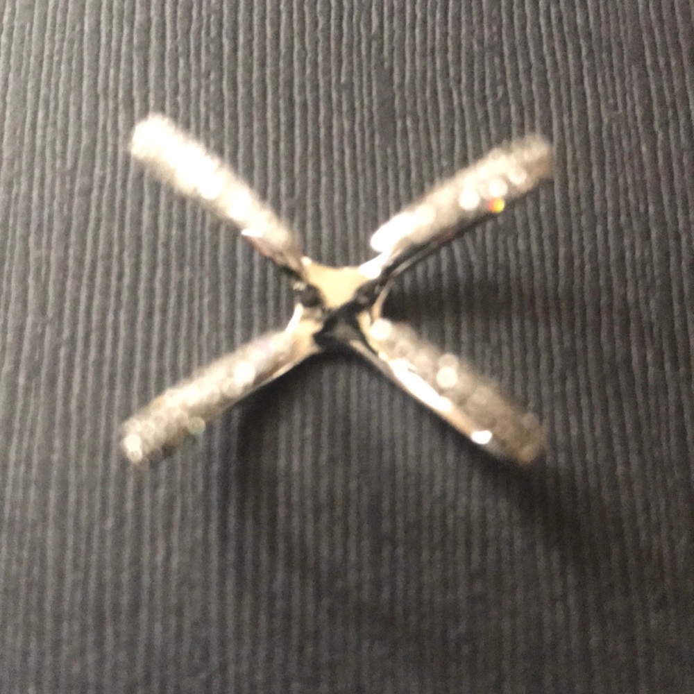 Diamond like ring adjustable